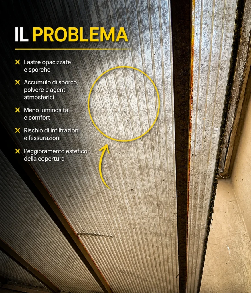 Lastre in policarbonato usurate e opacizzate dal tempo su una pergola prima dell'intervento di sostituzione a Milano.